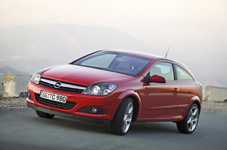  Opel Astra GTC 2005 года  (фото 40 из 212)